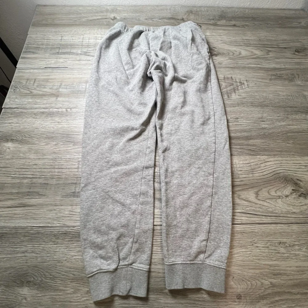 Nike Sweatpants Mens Medium Gray Club Fleece Joggers Embroidered Logo Sportswear